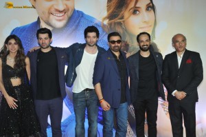 Dono Premiere attended by Kanikka Kapur, Paloma Dhillon, Sunny Deol, Salman Khan, Aamir Khan, and Shriya Saran