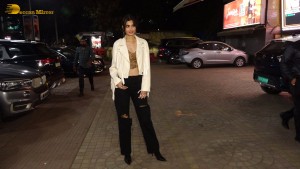 Celebrities including Rakul Preet Singh, Jackky Bhagnani, Dino Morea and Jimmy Sheirgill attended the special screening of the film 'Double XL' at Citi Mall