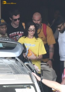 Singer Dua Lipa spotted in Mumbai in a yellow t-shirt