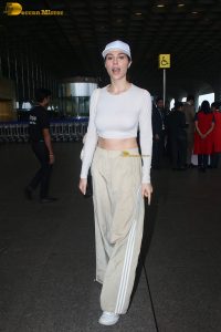 actress Elnaaz Norouzi gorgeous looks at mumbai airport