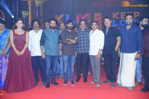 Telugu Movie Entha Manchivaadavuraa Thank You Meet attended by Junior NTR, Kalyan Ram and others