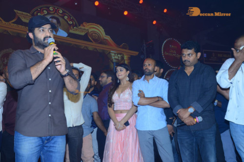 Telugu Movie Entha Manchivaadavuraa Thank You Meet attended by Junior NTR, Kalyan Ram and others