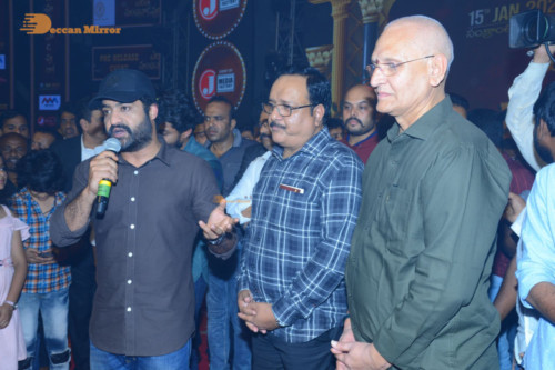 Telugu Movie Entha Manchivaadavuraa Thank You Meet attended by Junior NTR, Kalyan Ram and others
