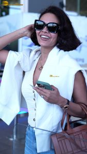 Esha Gupta Picture Gallery 3