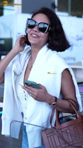 top model and bollywood actress esha gupta stylish looks at mumbai airport