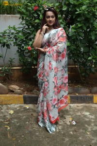 actress Ester Noronha in a floral saree