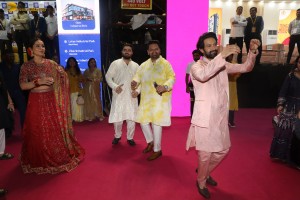 Falguni Pathak Navratri Utsav 2024 attended by Raashi Khanna and Vikrant Massey