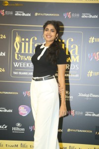 actress Faria Abdullah stylish looks at IIFA utsavam