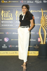 actress Faria Abdullah stylish looks at IIFA utsavam