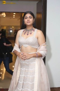 faria abdullah glamorous look while walking the ramp