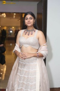 faria abdullah glamorous look while walking the ramp