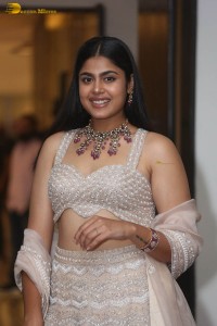 faria abdullah glamorous look while walking the ramp