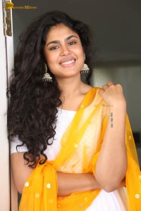 actress Faria Abdullah looking gorgeous in a white salwar kameez