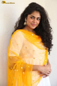 actress Faria Abdullah looking gorgeous in a white salwar kameez