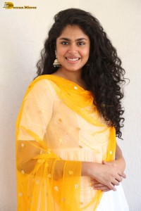 actress Faria Abdullah looking gorgeous in a white salwar kameez