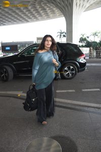 bollywood actress Fatima Sana Shaikh cute at mumbai airport