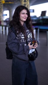 actress Fatima Sana Shaikh stylish looks at mumbai airport