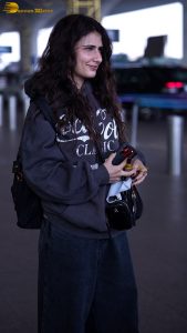 actress Fatima Sana Shaikh stylish looks at mumbai airport