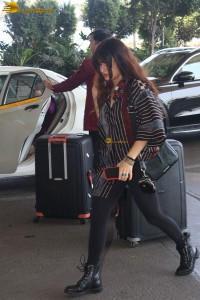 Bollywood actress Fatima Sana Shaikh stylish looks at mumbai airport
