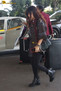 Bollywood actress Fatima Sana Shaikh stylish looks at mumbai airport