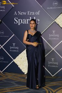 Indian actress Fatima Sana Shaikh beautiful in a blue saree