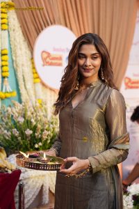 Bombay Times Ganesh Mahotsav attended by Saiee Manjrekar, Abhimanyu Dassani, Madhubala and others