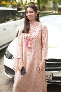 Divya Khosla Kumar, Sara Ali Khan, Sidharth Malhotra and other celebrities offer prayers at T-Series Ganesh