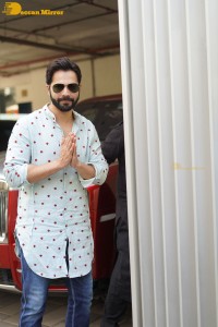Divya Khosla Kumar, Sara Ali Khan, Sidharth Malhotra and other celebrities offer prayers at T-Series Ganesh