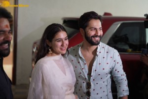 Divya Khosla Kumar, Sara Ali Khan, Sidharth Malhotra and other celebrities offer prayers at T-Series Ganesh