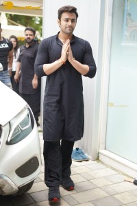Divya Khosla Kumar, Sara Ali Khan, Sidharth Malhotra and other celebrities offer prayers at T-Series Ganesh