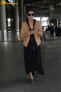 Shah Rukh Khan’s wife Gauri Khan seen at the Mumbai Airport