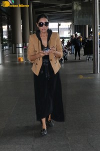 Shah Rukh Khan’s wife Gauri Khan seen at the Mumbai Airport