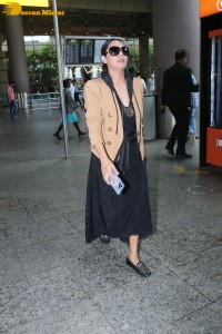 Shah Rukh Khan’s wife Gauri Khan seen at the Mumbai Airport