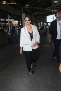 Bollywood superstar shah rukh khan’s wife gauri khan spotted at mumbai airport on feb 21, 2023