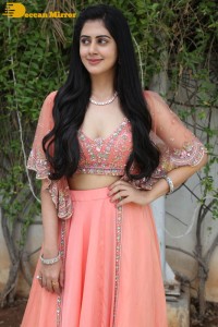 Telugu heroine Gehna Sipply glamorous look in a photoshoot