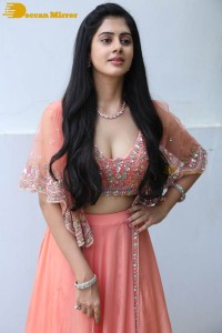 Telugu heroine Gehna Sipply glamorous look in a photoshoot