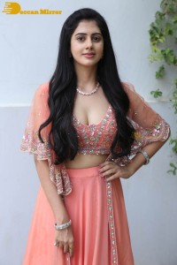 Telugu heroine Gehna Sipply glamorous look in a photoshoot