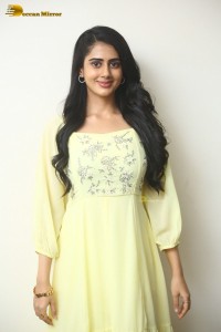 Indian Actress Gehna Sippy in a light yellow dress