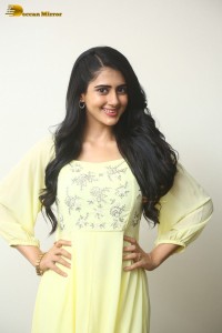 Indian Actress Gehna Sippy in a light yellow dress