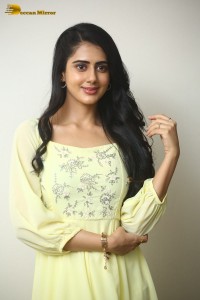 Indian Actress Gehna Sippy in a light yellow dress