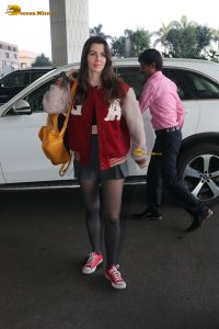actress Giorgia Andriani chic look at mumbai airport