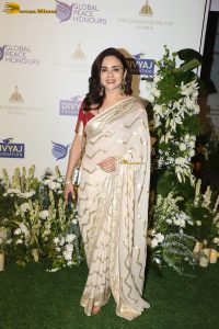 Global Peace Honours 2025 attended by Mukesh and Nita Ambani, Rakul Preet Singh, Ranveer Singh, Isha Koppikar, and others