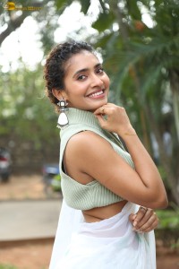 actress Gnaneswari Kandregula photoshoot