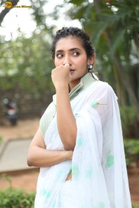 actress Gnaneswari Kandregula photoshoot