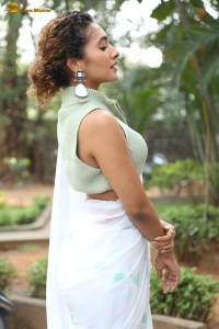 actress Gnaneswari Kandregula photoshoot