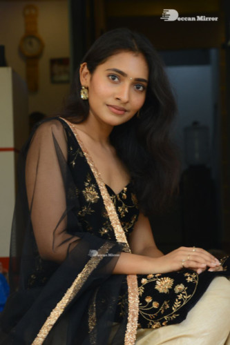 Telugu Actress Gnaneswari Kandregula in a black salwar dress