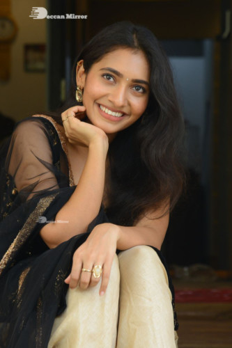 Telugu Actress Gnaneswari Kandregula in a black salwar dress