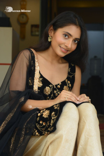 Telugu Actress Gnaneswari Kandregula in a black salwar dress