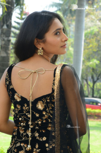 Telugu Actress Gnaneswari Kandregula in a black salwar dress