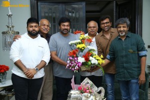 Godfather movie success celebration by Chiranjeevi, Mohan Raja, R B Choudary and Thaman